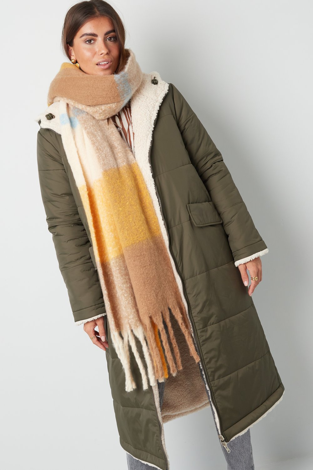 Scarf surfaces black beige h5Picture2